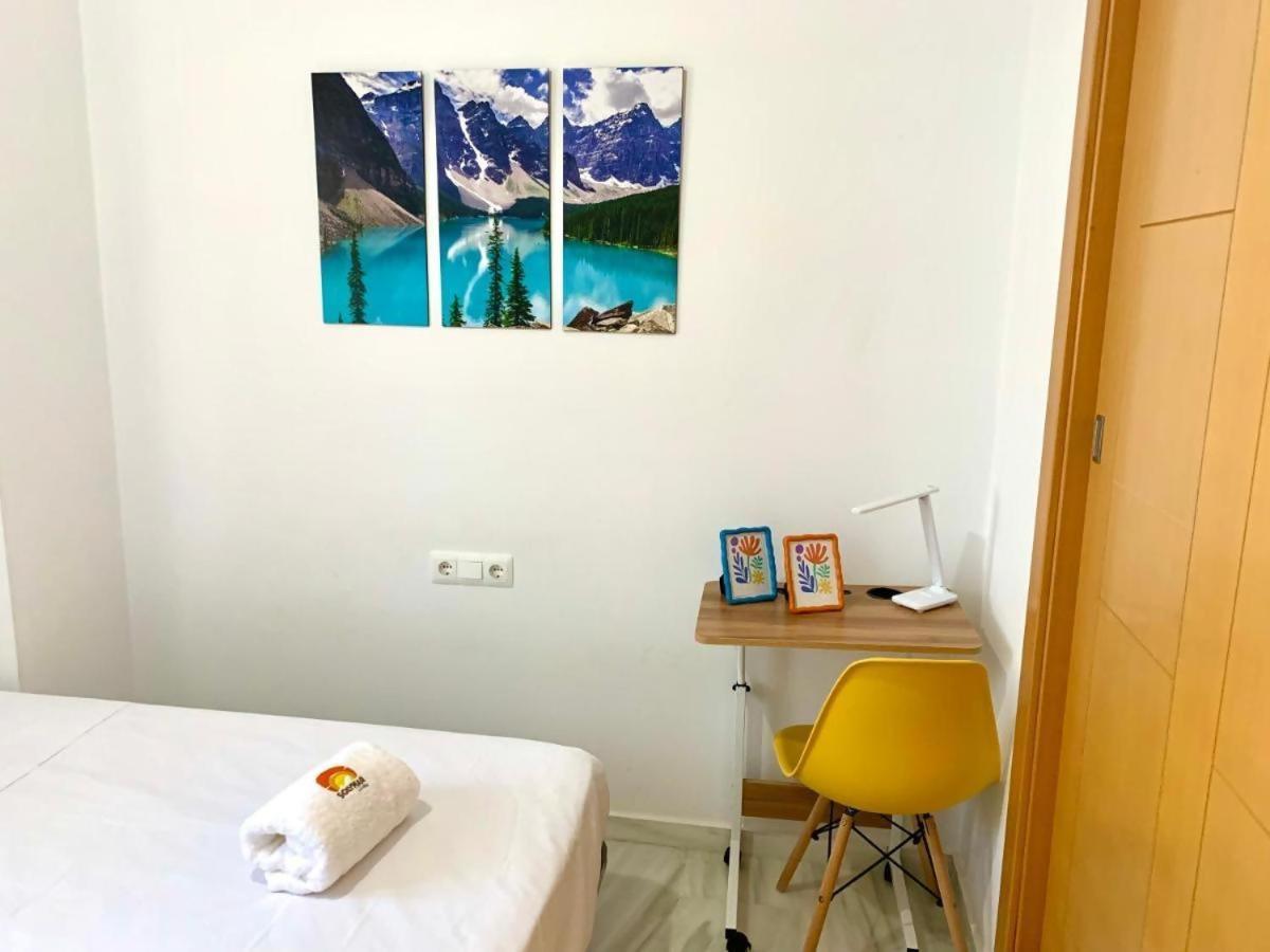 Apartamento Marinero By Solymar Holiday Torre Del Mar Bagian luar foto